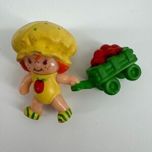 1982 Kenner Apple Dumplin’ with Apple Cart Strawberry Shortcake Figure Vintage